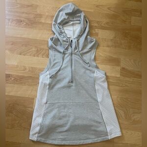 Calia by Carrie Underwood Effortless HeatherGray sleeveless 1/2 zip hoodie med